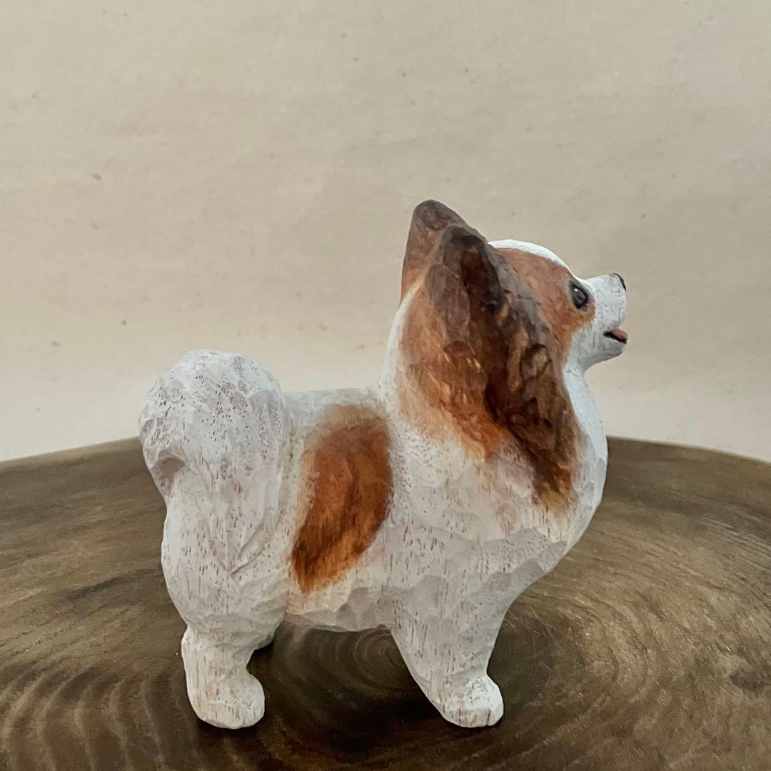 木彫りのパピヨン