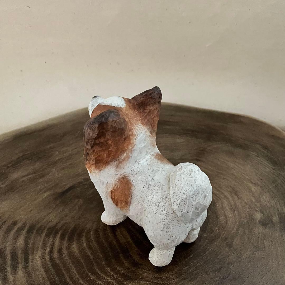 木彫りのパピヨン