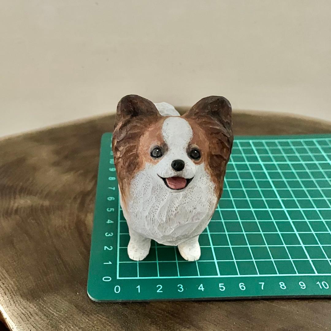 木彫りのパピヨン