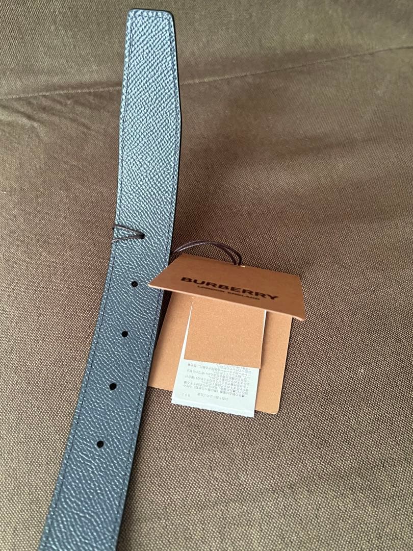 新品　バーバリー　TB ロゴ　レザー　ベルト　サイズ100 幅3センチ　黒