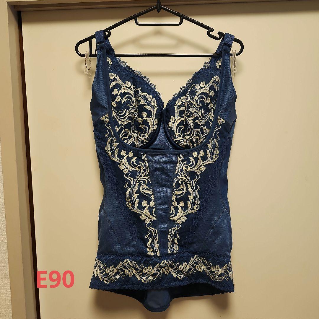 マルコ ボディシェーパー E90 4L