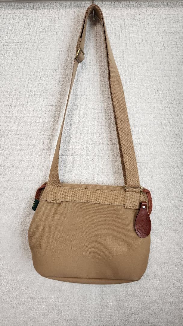 BRADY ショルダーバッグ AVON カーキ