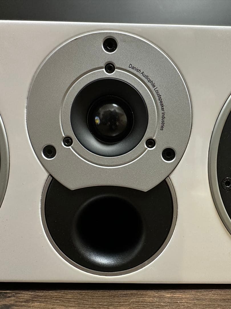 美品　DALI センタースピーカー ZENSOR VOKAL ホワイト