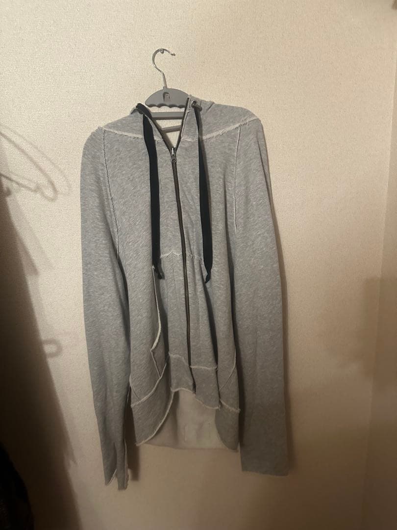 L.G.B. グレー フード付きパーカー