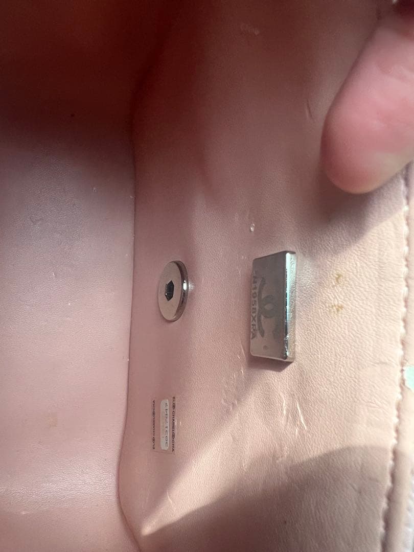 CHANEL PINK SLING BAG (please read⬇️⬇️)