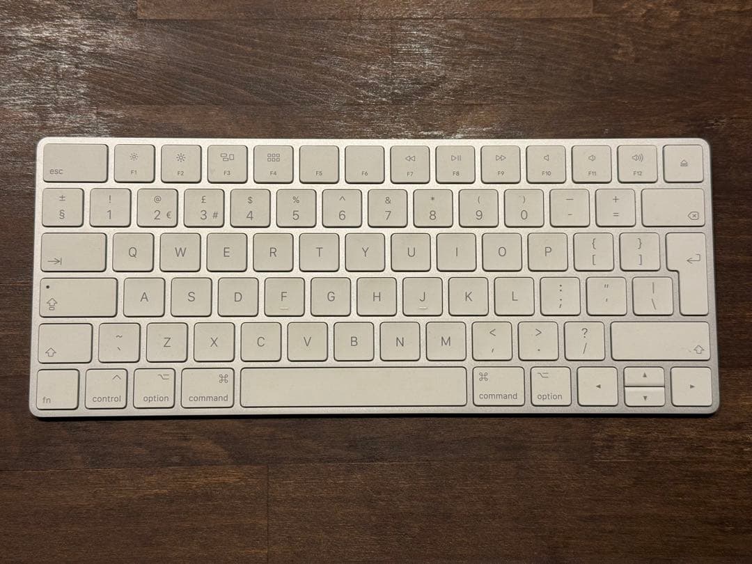 MagicKeyboard（UK） & MagicTrackpad2 セット販売