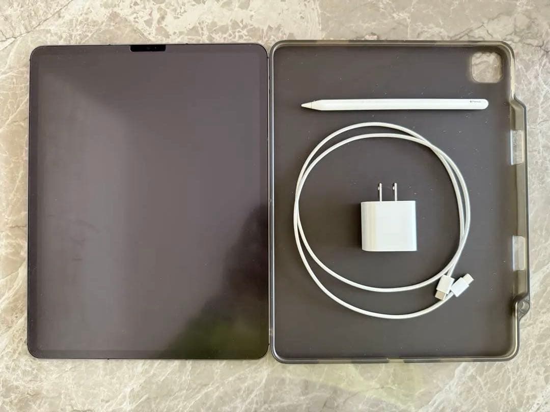 iPad Pro 12.9インチ スペースグレー (第5世代)