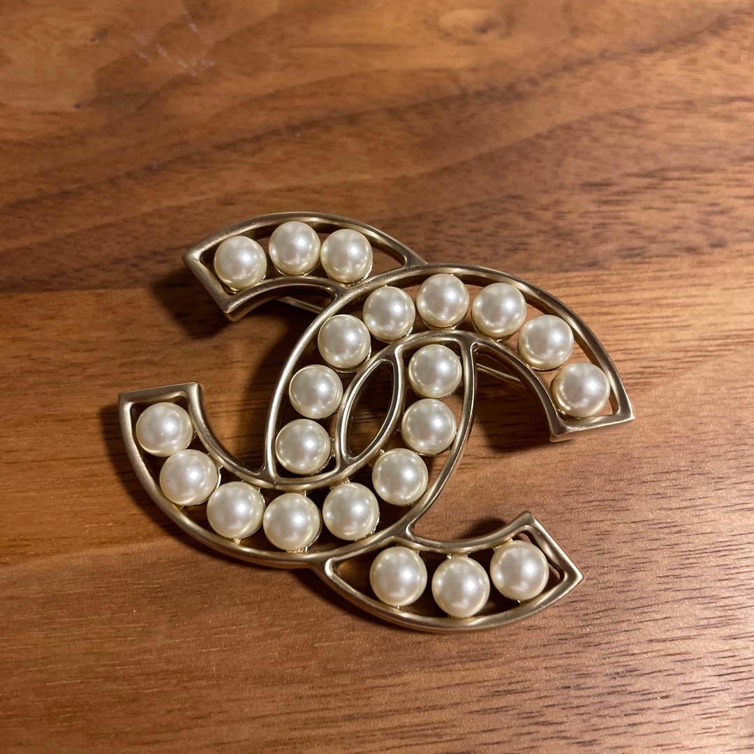 シャネル　パールブローチ