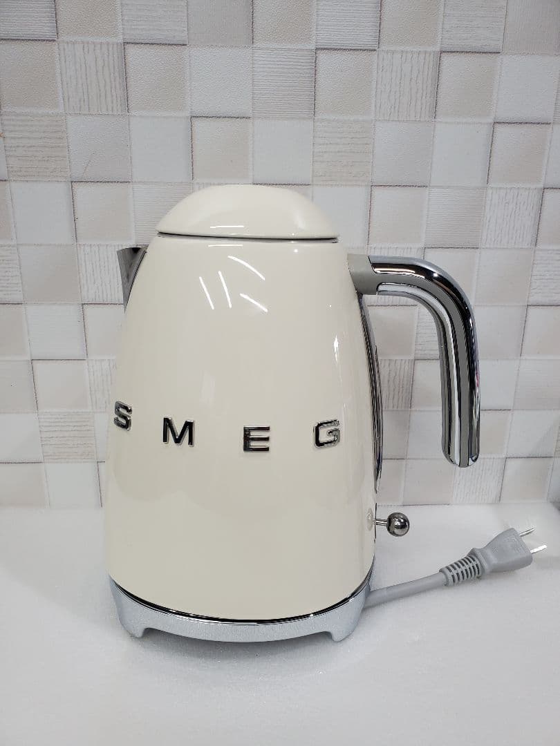 SMEG スメッグ ケトル(マットホワイト)
