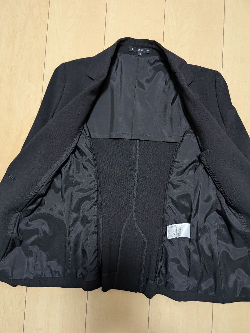 Theory 美品パンツスーツ 黒