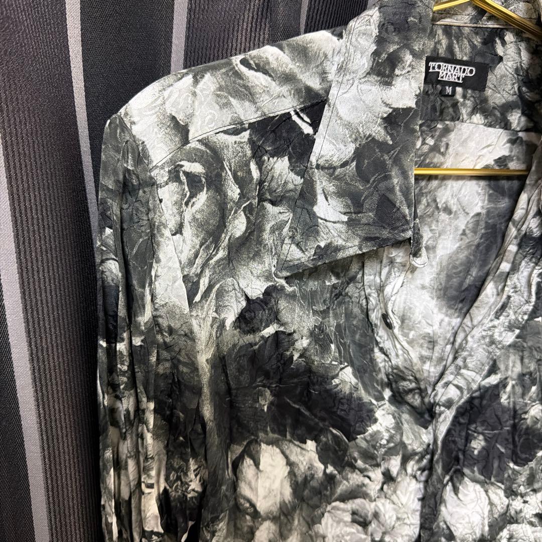 トルネードマート　シワ加工　シャドーローズモノトーンフラワードレスシャツ