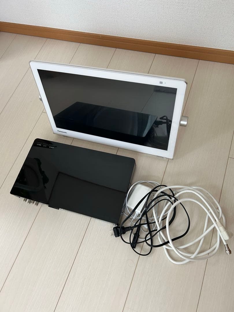 Panasonicビエラ ポータブル液晶テレビ UN-15CTD8D