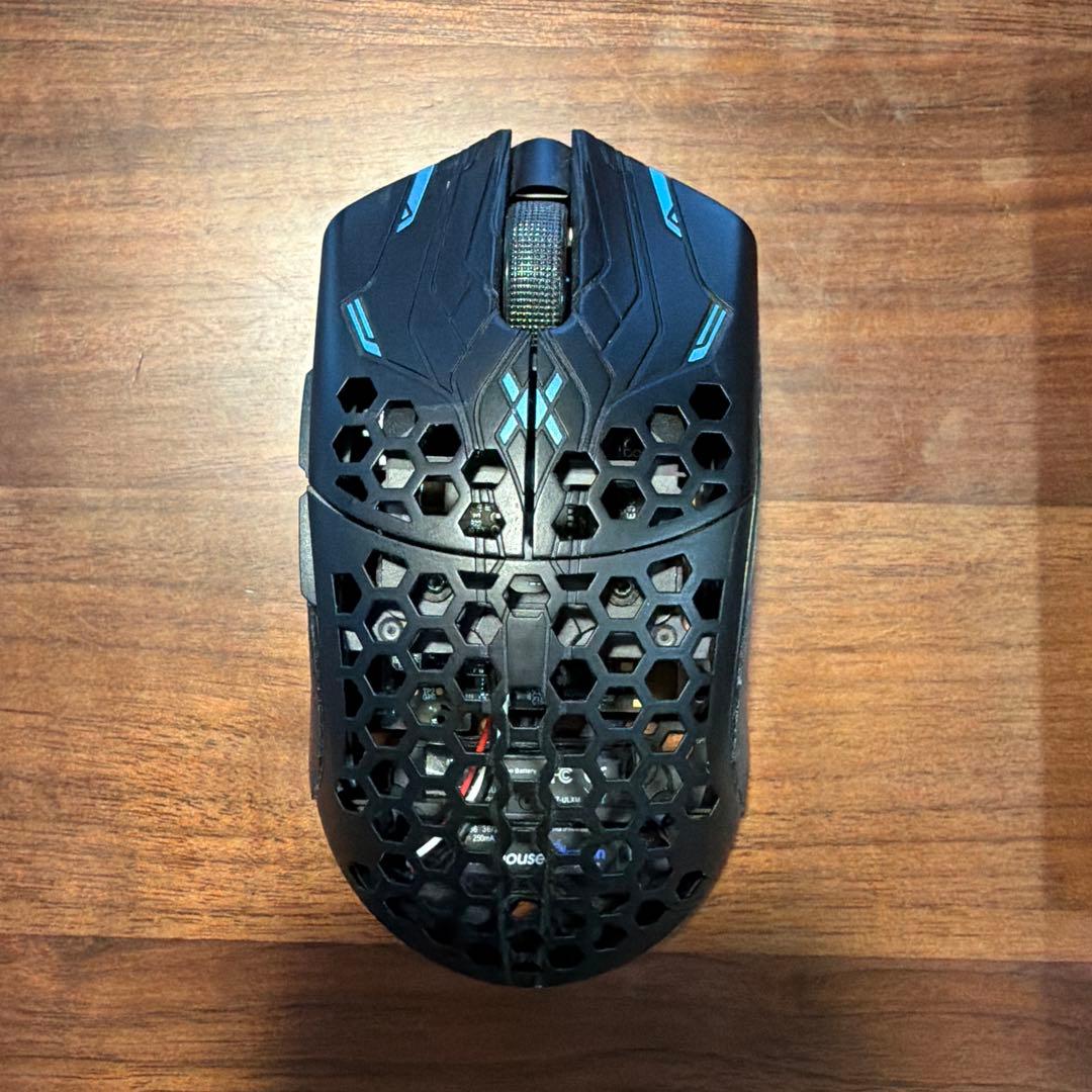 Finalmouse UltralightX ULX 　　　sサイズ