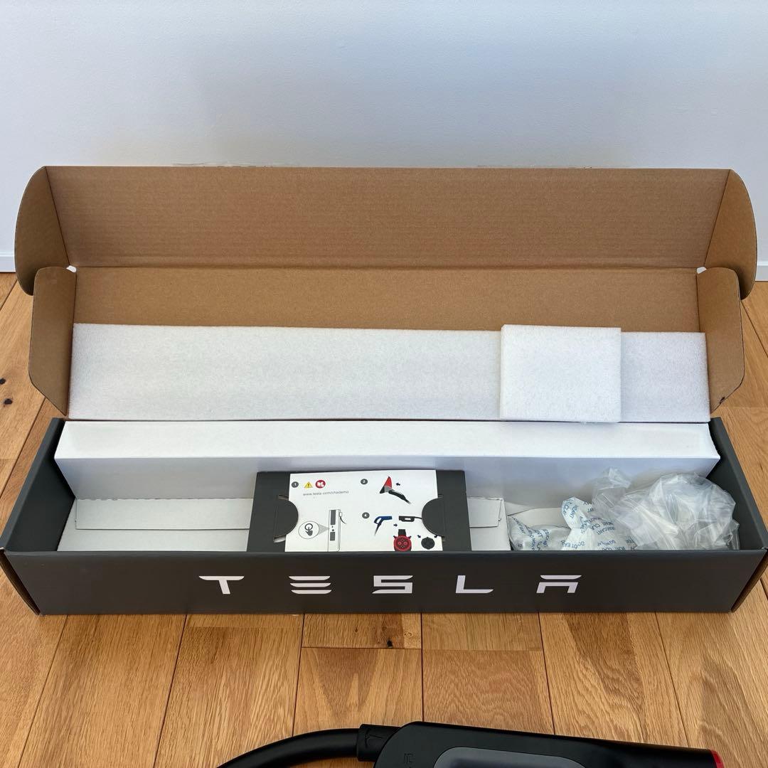 アクセサリー Tesla CHAdeMO Charging Adapter