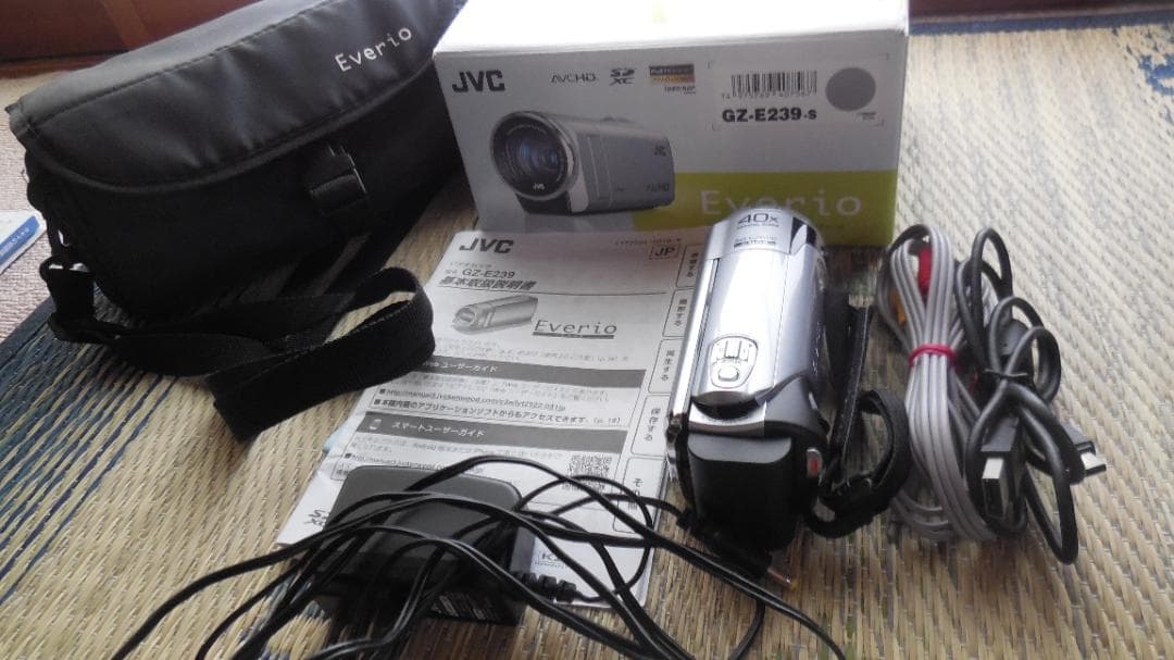 JVC Everio　GZ-E239-S