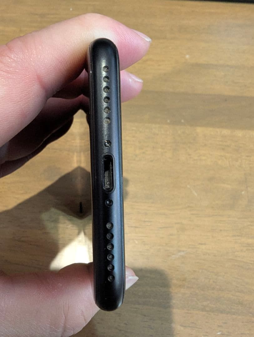 iPhone SE (第2世代) 64GB ブラック