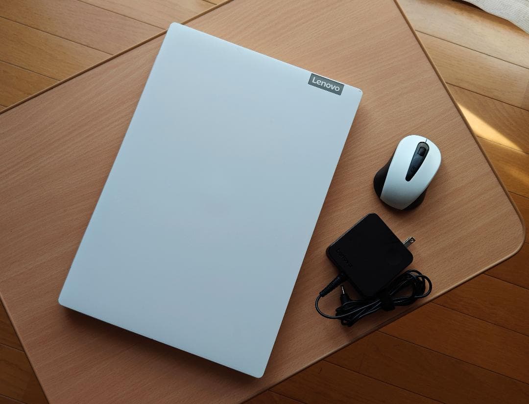 Lenovo Idiapadノートパソコン