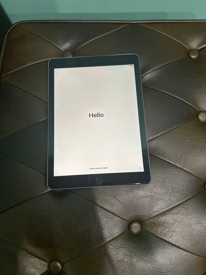 Apple iPad 第5世代 Wi-Fiモデル 32GB (MP2F2J/A)