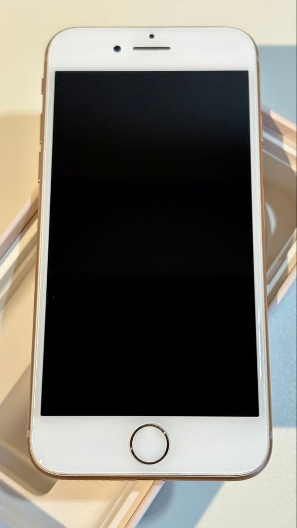 iPhone 8 SIMロックなし 64GB ゴールド本体