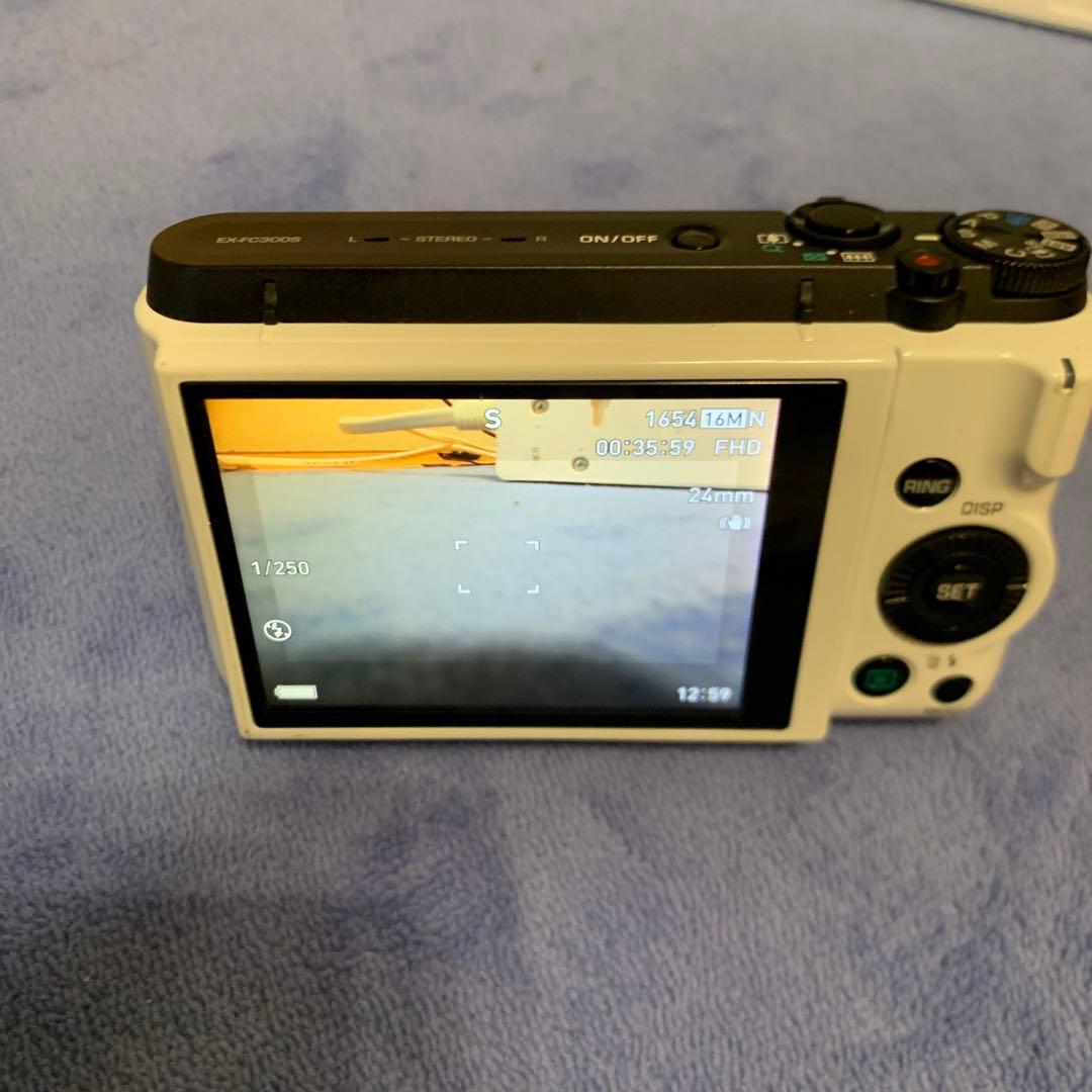 デジタルカメラ CASIO EXILIM HS EX-FC300S