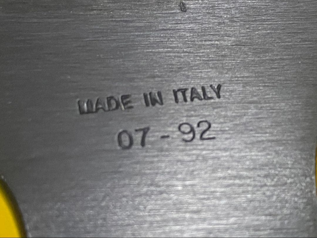 MOMO VELOCE RACING 320mm ステアリング