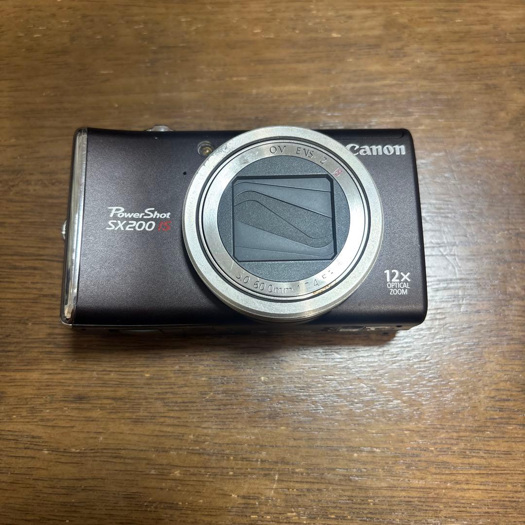 Canon PowerShot SX200 IS 本体と充電器