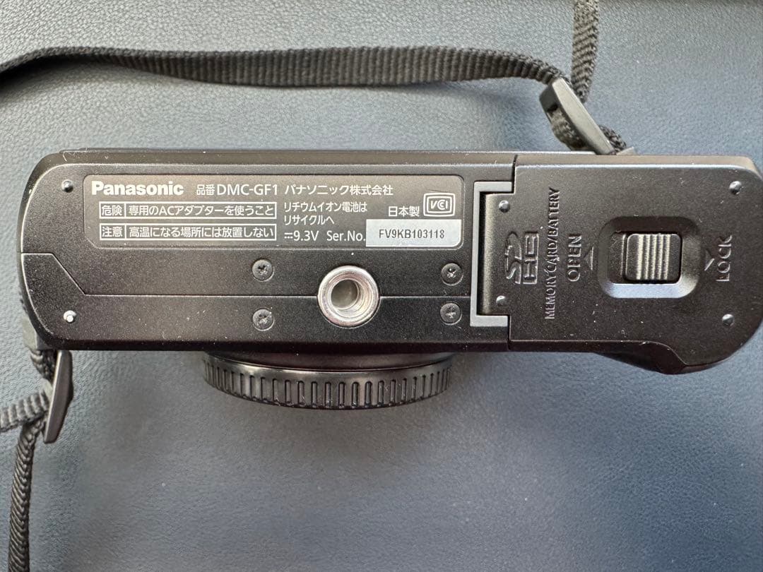 LUMIX DMC-GF1 ミラーレス一眼 本体とレンズ2本