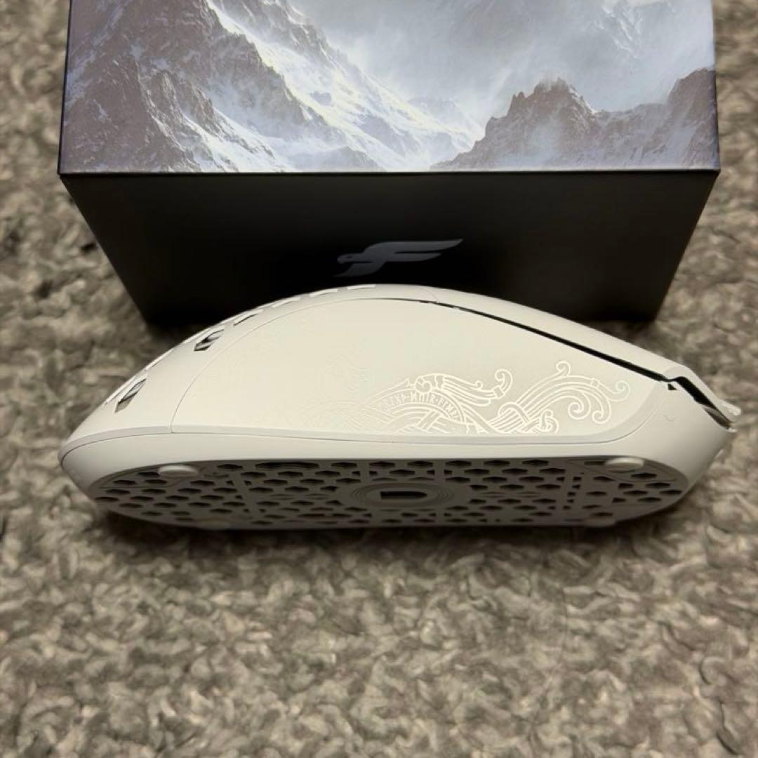マウス・トラックボール finalmouse ULX Frostlord Medium