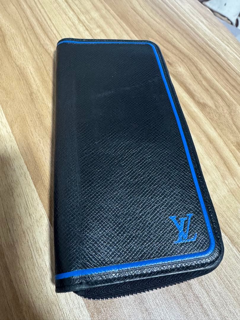 LOUIS VUITTON　ルイヴィトン　ジッピーウォレット ヴェルティカル