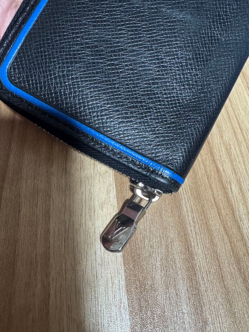 LOUIS VUITTON　ルイヴィトン　ジッピーウォレット ヴェルティカル