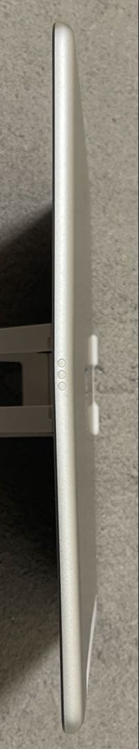 Apple iPad 第8世代 32GB セルラーモデルシルバー 本体