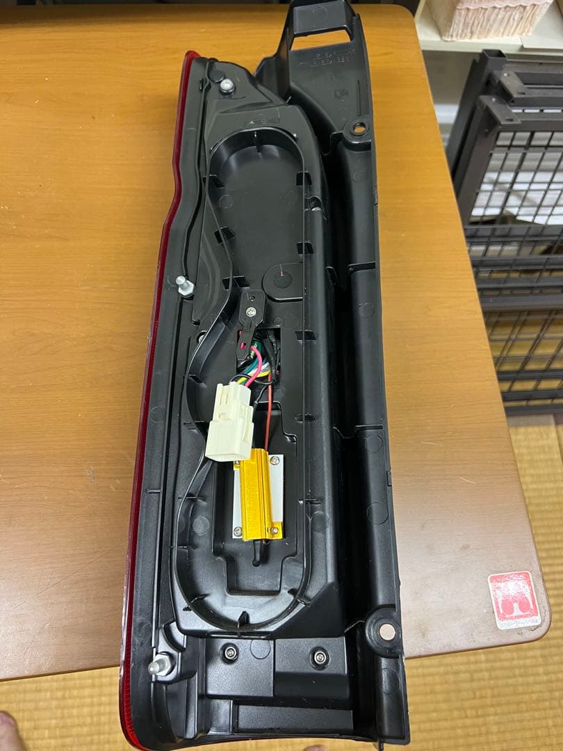 ハイエース　ダズフェローズ　テールランプ