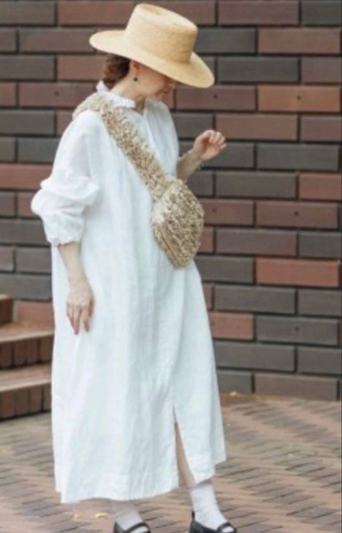 美品オールドマンズテイラー　フリルボディバッグ