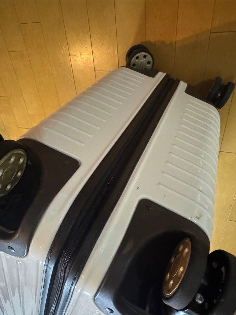 リモワ　スーツケース　サルサデラックス