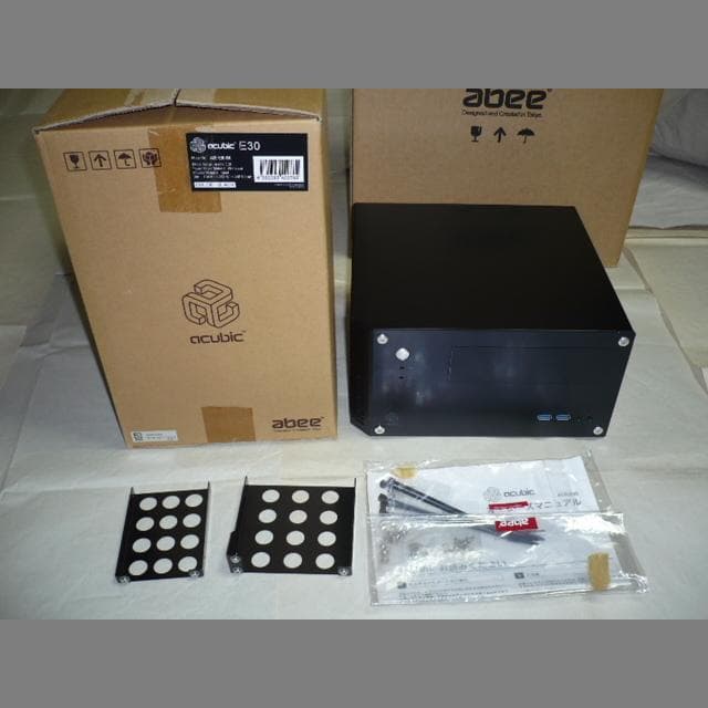 Abee acubic E30 黒　山洋電気ファン、延長ケーブル等をおまけで同梱