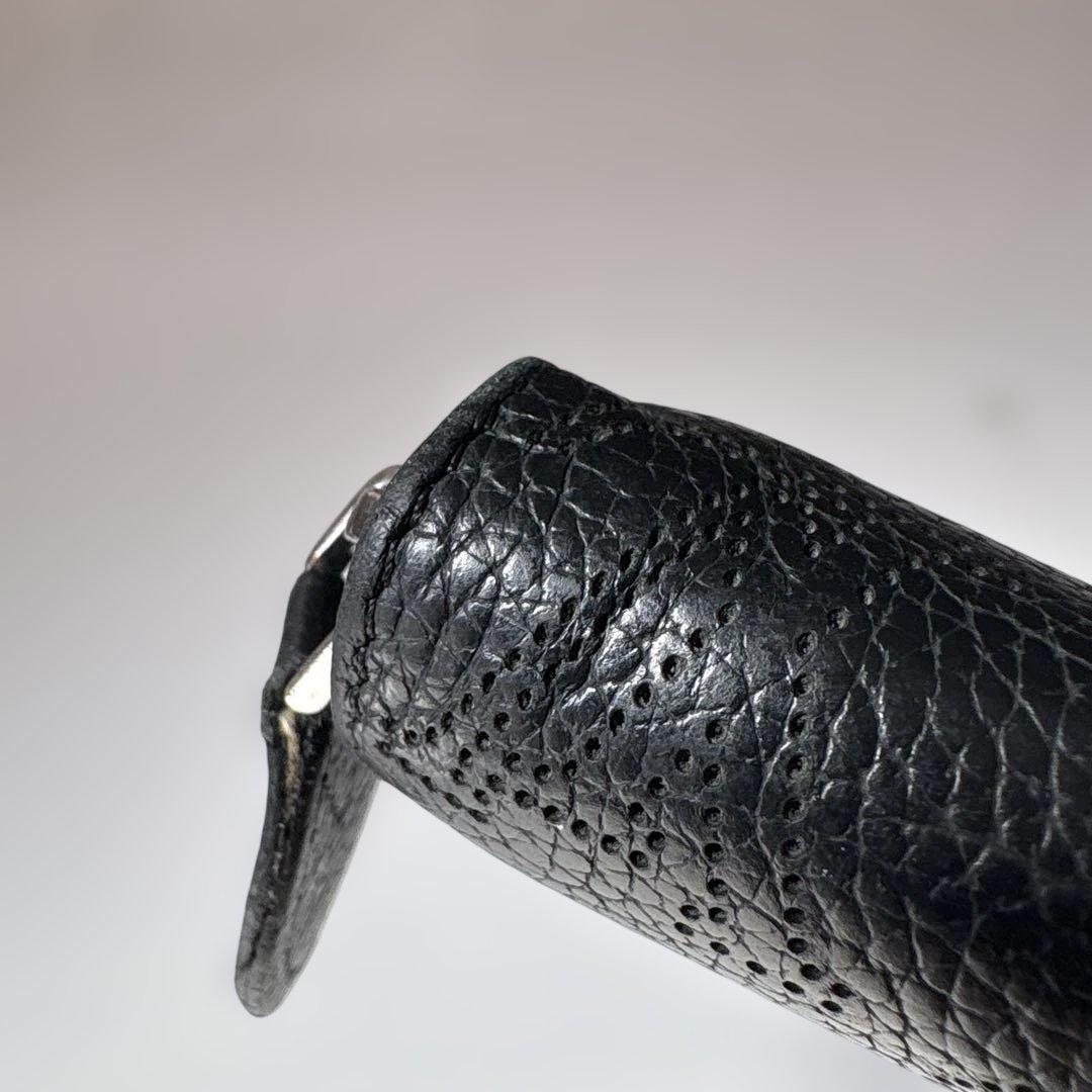 ルイヴィトン　長財布　マヒナ　ブラック