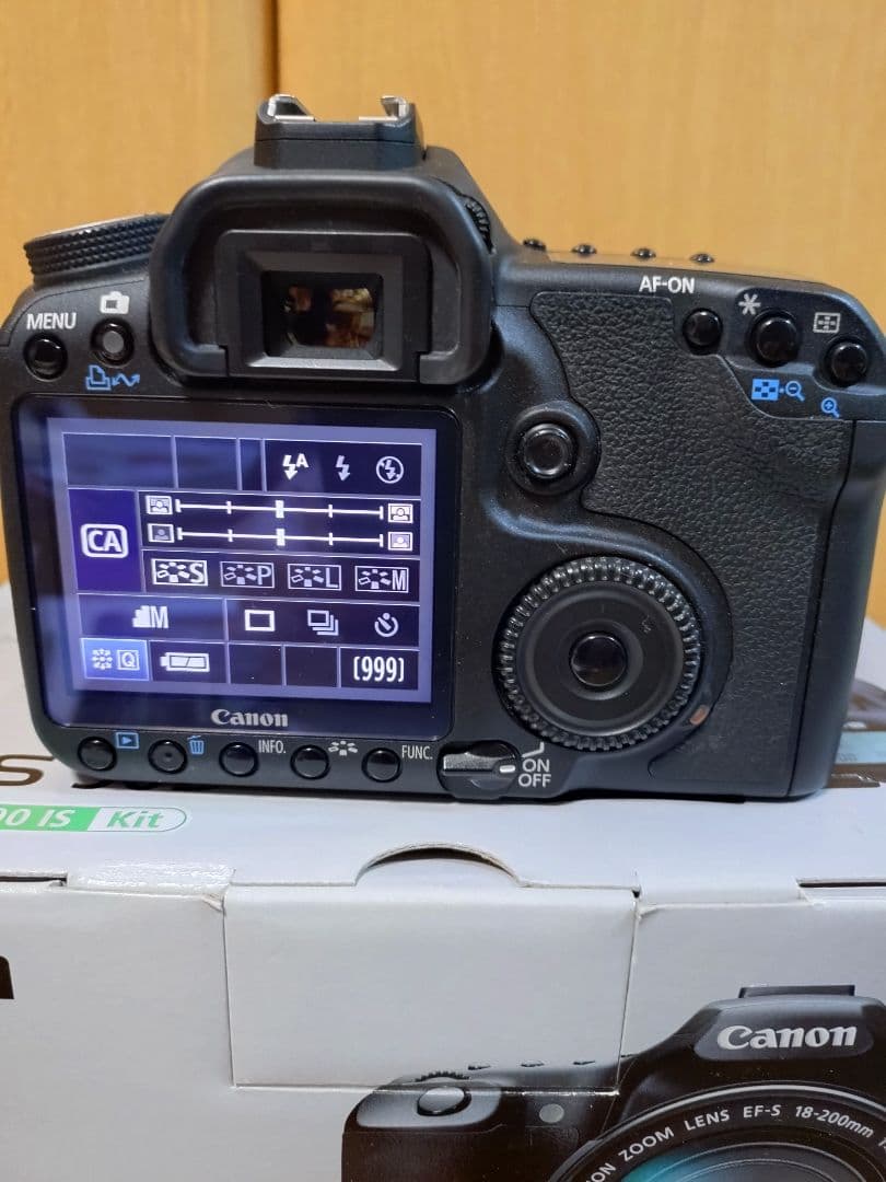 EOS 50D　EF-S18〜200mmIS 　 カメラバッグ他