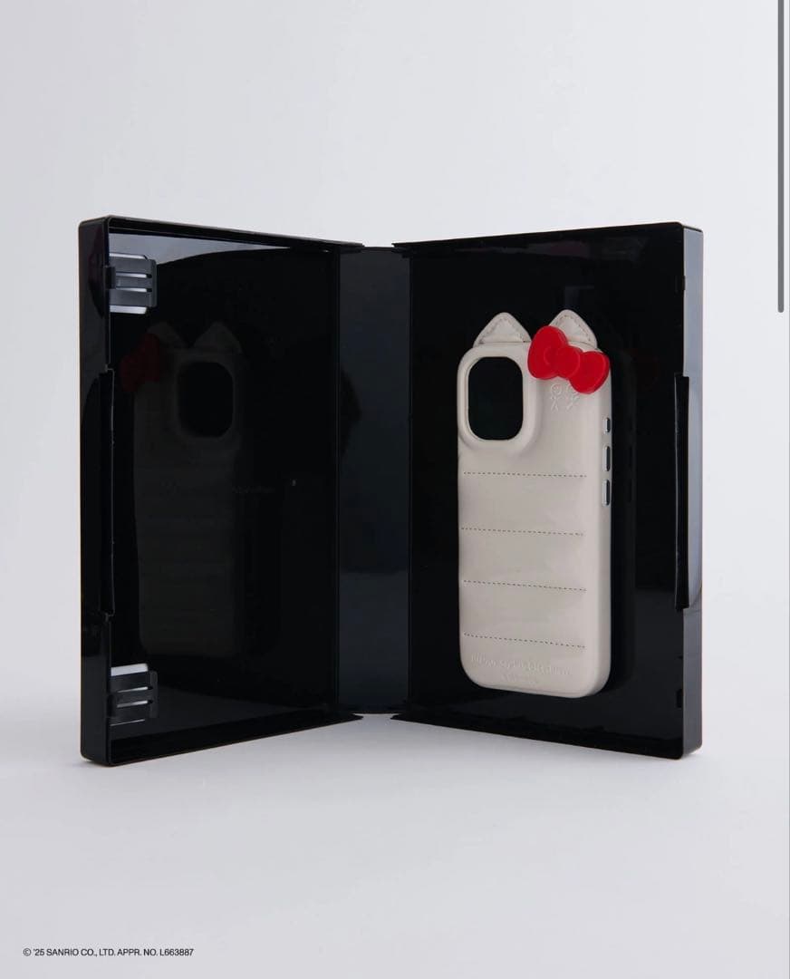 iPhoneアクセサリー UrbanSophisticationHellokittyiPhone16pro