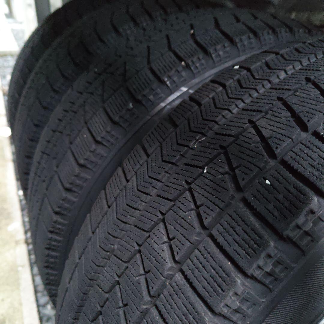 ルーミー付けたスタッドレスタイヤ　4本　175/65R15