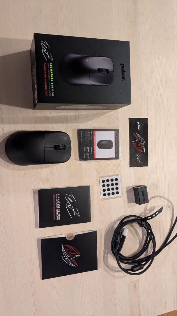 Pulsar TenZ Signature Edition マウス本体