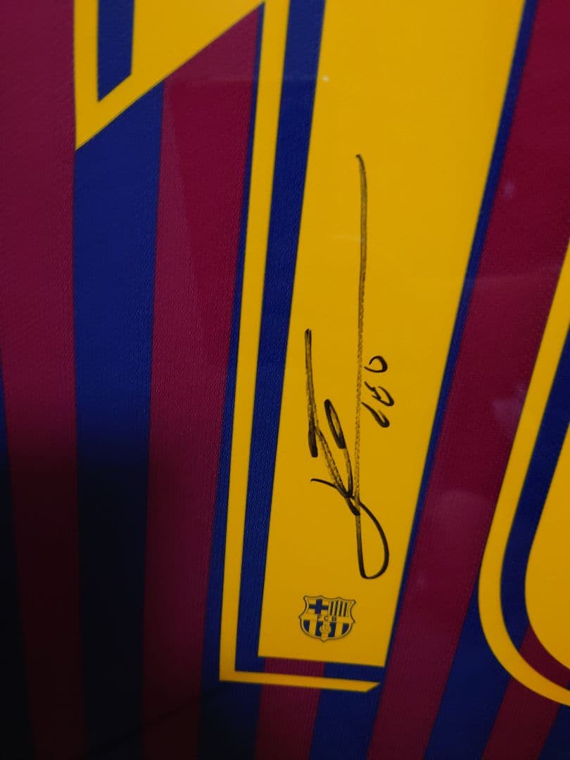 メッシ サイン入り ユニフォーム