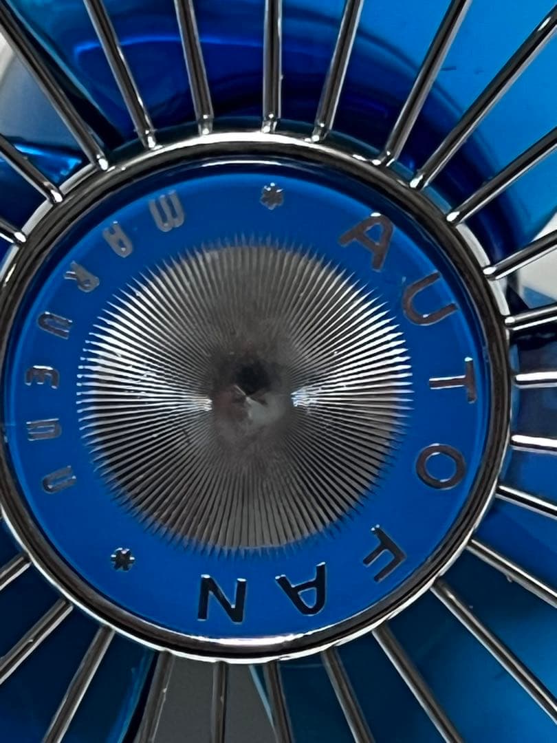 AUTO FAN 青い壁掛け扇風機 20cm