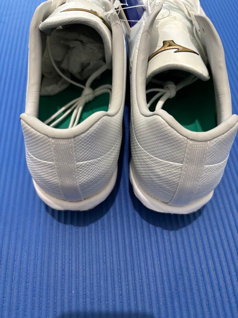 新品未使用品　ミズノ ワイド 野球スパイク ホワイト　30.0センチ