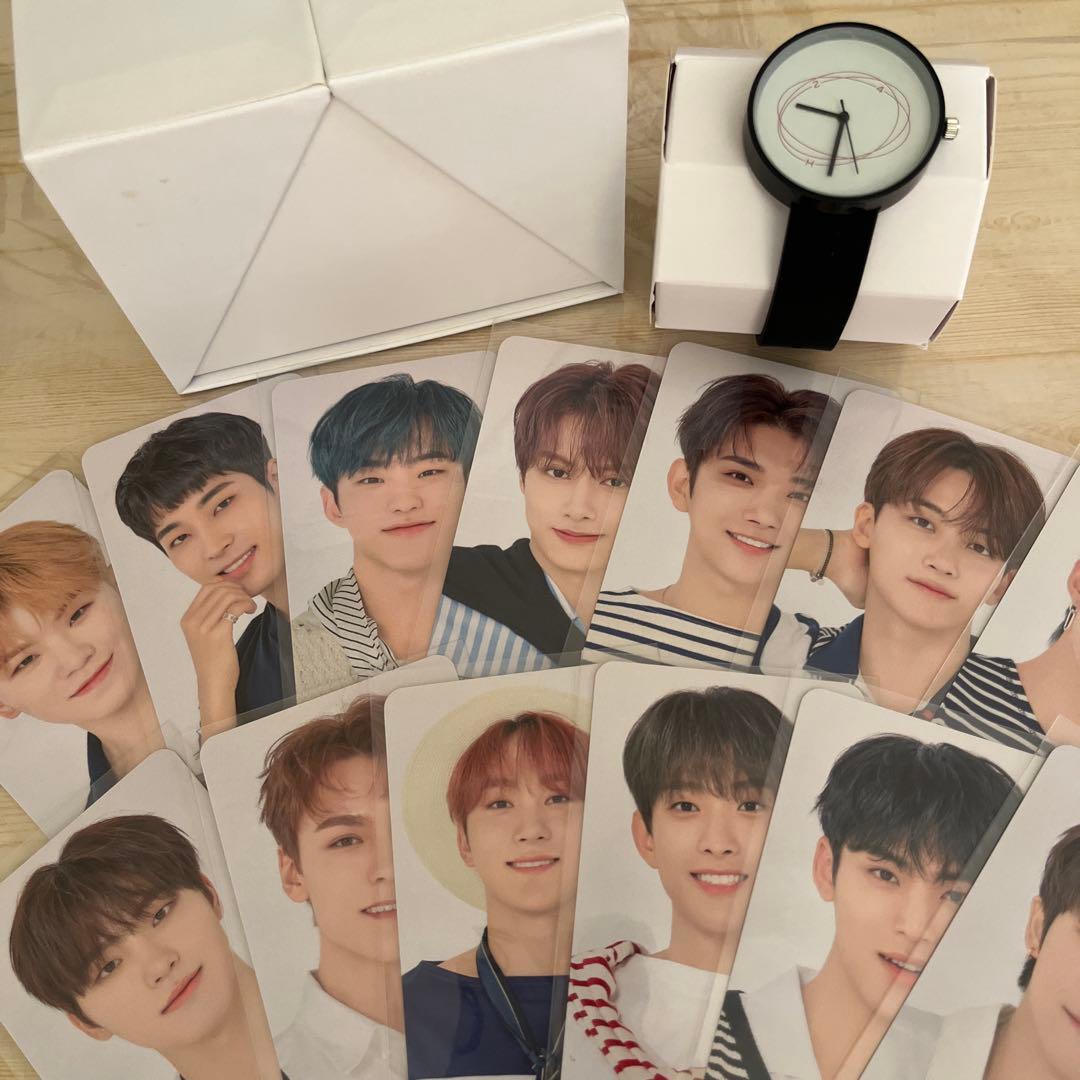 SEVENTEEN 24Hの時計とトレカ