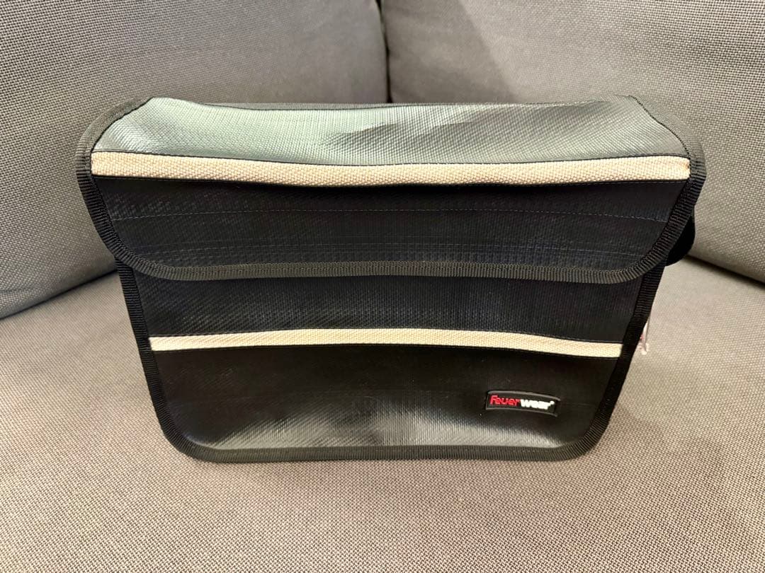 Feueewear ドイツ製 消防ホースで作られた パソコンバッグ