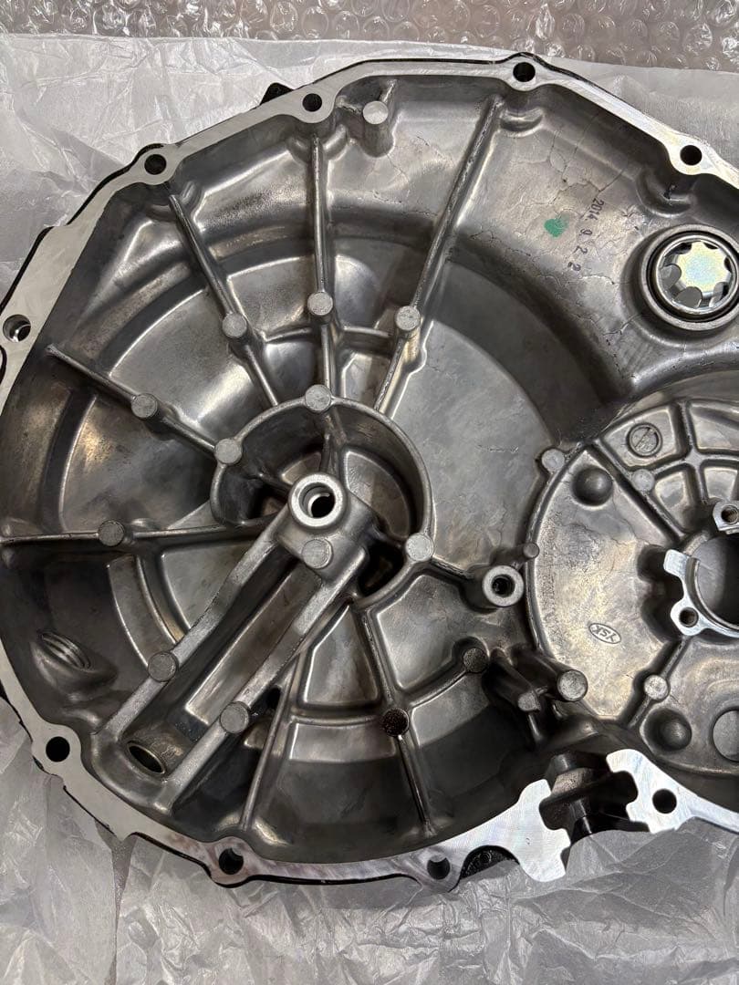 11330-MCE-305 cb400sf nc39クランクケースカバー