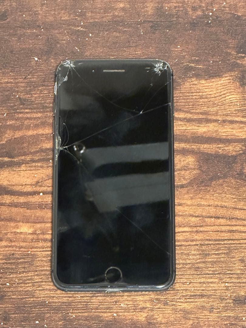 iPhone 8Plus スペースグレイ 256 GB 本体 au