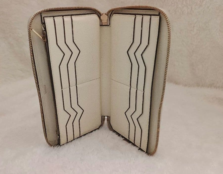 Valextra ヴァレクストラ ラウンドジップ 長財布アイボリー ベージュ 白