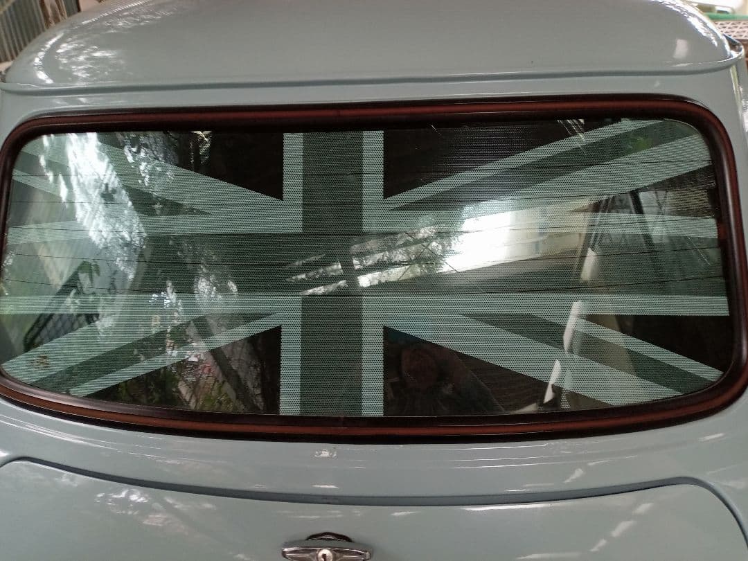 ローバーミニリアウィンドウシートユニオンジャックイギリス国旗モノトーン