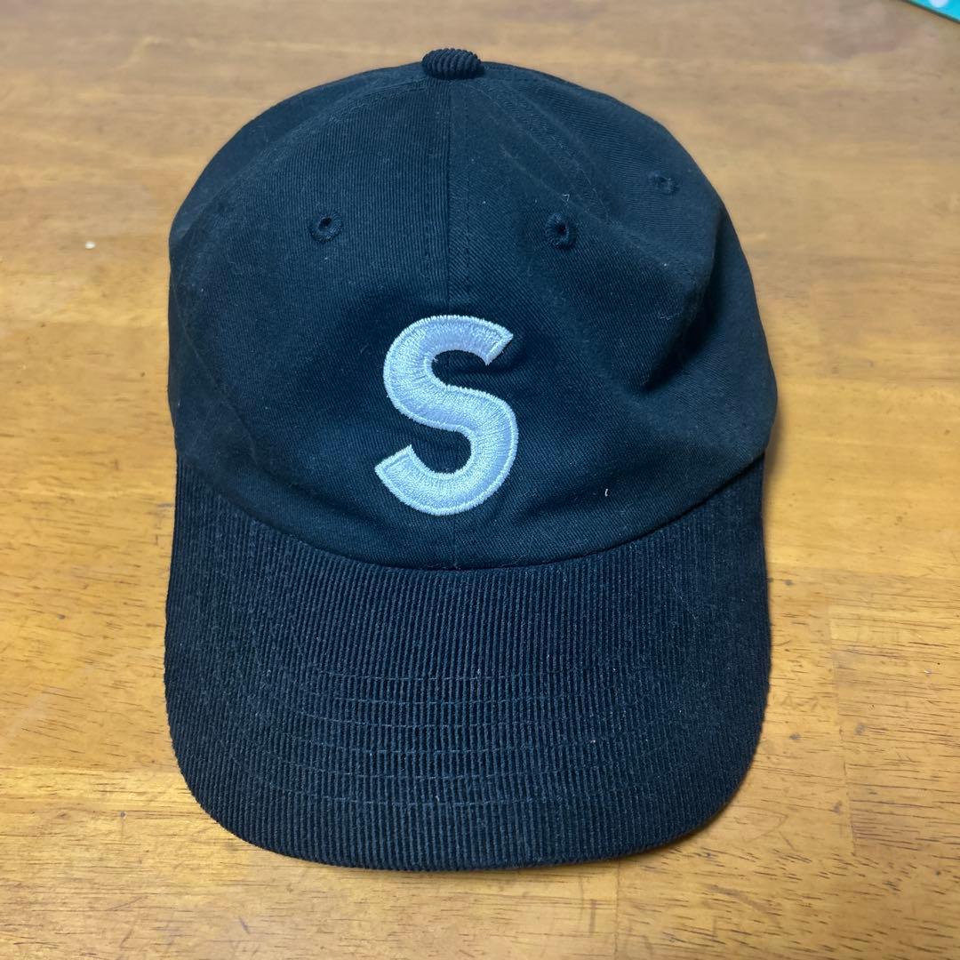 SUPREME ブラック キャップ Sの刺繍
